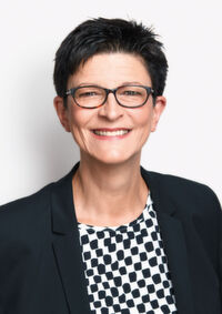 Saskia Esken ist designierte Parteivorsitzende der SPD, MdB und stellvertretende Sprecherin der Arbeitsgruppe Digitale Agenda. Saskia Esken ist designierte Parteivorsitzende der SPD, MdB und stellvertretende Sprecherin der Arbeitsgruppe Digitale Agenda.