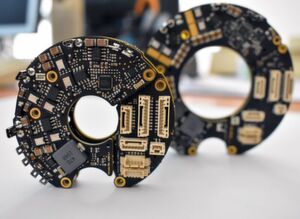 Die kreisrunden Hohlwellen-Servoantriebe der Circulo-Serie wurden speziell für integrierte Achsen im Umfeld der kollaborativen Robotik entwickelt. Die kreisrunden Hohlwellen-Servoantriebe der Circulo-Serie wurden speziell für integrierte Achsen im Umfeld der kollaborativen Robotik entwickelt.