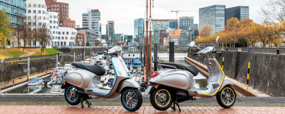Die Vespa Elettrica gibt es neben der 45 km/h- (blau) nun auch in einer 70 km/h-Version (gelb). Die Vespa Elettrica gibt es neben der 45 km/h- (blau) nun auch in einer 70 km/h-Version (gelb).