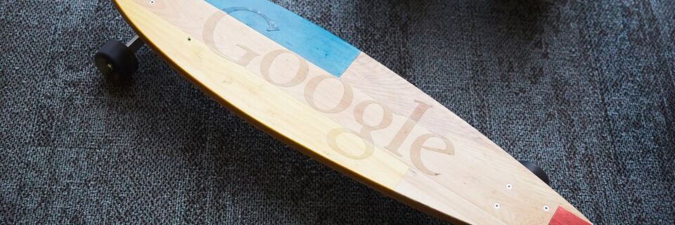 Mit dem Wechsel in der Alphabet-Spitze könnte bei Google neuer Fahrtwind aufkommen. Mit dem Wechsel in der Alphabet-Spitze könnte bei Google neuer Fahrtwind aufkommen.