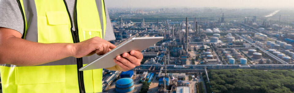 IoT bedeutet letztlich nichts anderes, als Daten von Industriesystemen mit Hilfe von IT zu erfassen und nutzbringend zu verarbeiten. IoT bedeutet letztlich nichts anderes, als Daten von Industriesystemen mit Hilfe von IT zu erfassen und nutzbringend zu verarbeiten.
