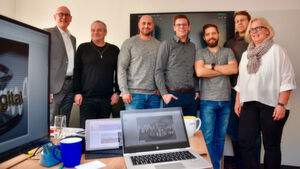 Die Mitarbeiter der IT-Abteilung des Lukaskrankenhauses, von links: Dr. Klaus Höffgen, Bernd Zimmer, Jan Lutz, Dennis Kirchhoff, Alexander Zvyagin, Dominik Benz und Dagmar Schulz. Die Mitarbeiter der IT-Abteilung des Lukaskrankenhauses, von links: Dr. Klaus Höffgen, Bernd Zimmer, Jan Lutz, Dennis Kirchhoff, Alexander Zvyagin, Dominik Benz und Dagmar Schulz.