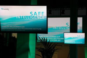 „Safe Intelligence“: Aus dem bisherigen Fraunhofer-Institut für Eingebettete Systeme und Kommunikationstechnik ESK ist nun das neue-Institut für intelligente Kognitive Systeme IKS hervorgegangen. Eines seiner Ziele wird sein, künstliche Intelligenz mit Safety- und Security-Ansprüchen in Einklang zu bringen. „Safe Intelligence“: Aus dem bisherigen Fraunhofer-Institut für Eingebettete Systeme und Kommunikationstechnik ESK ist nun das neue-Institut für intelligente Kognitive Systeme IKS hervorgegangen. Eines seiner Ziele wird sein, künstliche Intelligenz mit Safety- und Security-Ansprüchen in Einklang zu bringen.