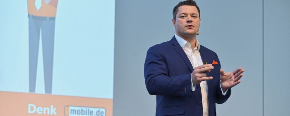 Matthias Schmidt, Mobile.de: „Neue Zielgruppen im Social Web“. Matthias Schmidt, Mobile.de: „Neue Zielgruppen im Social Web“.