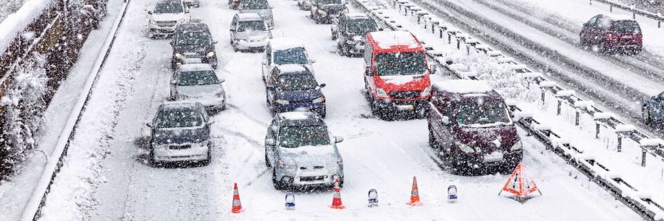 Im Winter müssen Mitarbeiter Vorkehrungen treffen und beispielsweise bei stauanfälligen Strecken entsprechende Zeitpuffer einbauen. Im Winter müssen Mitarbeiter Vorkehrungen treffen und beispielsweise bei stauanfälligen Strecken entsprechende Zeitpuffer einbauen.