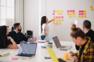 Neben der innerbetrieblichen Zusammenarbeit bildet in vielen Fällen ein gut funktionierendes Developer-Netzwerk die Grundlage für erfolgreiche Projekte. Neben der innerbetrieblichen Zusammenarbeit bildet in vielen Fällen ein gut funktionierendes Developer-Netzwerk die Grundlage für erfolgreiche Projekte.