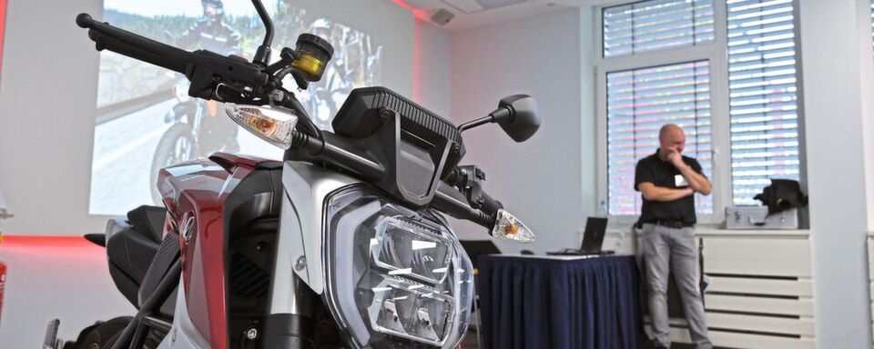 Ralf Czaplinski: „Mit Zero Motorcycles unter Strom – der Marktführer im Bereich Eölektromobiltit suchg Partner im Handel.“ Ralf Czaplinski: „Mit Zero Motorcycles unter Strom – der Marktführer im Bereich Eölektromobiltit suchg Partner im Handel.“