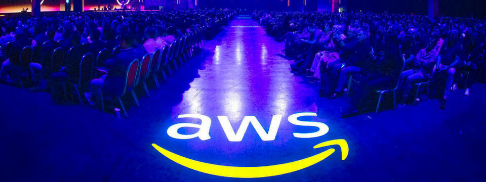 Von den rund 65.000 Besuchern der AES-Hausmesse „Re:Invent“, die vom 30. November bis zum 4. Dezember 2019 in Las Vegas stattfand, konnten rund 11.000 den Keynotes in der Halle A direkt lauschen. Von den rund 65.000 Besuchern der AES-Hausmesse „Re:Invent“, die vom 30. November bis zum 4. Dezember 2019 in Las Vegas stattfand, konnten rund 11.000 den Keynotes in der Halle A direkt lauschen.