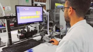 Bild 5: Bei NES wird der gesamte interne Ablauf erfasst, um die Rückverfolgbarkeit der Produktion für Kunden zu gewährleisten. Bild 5: Bei NES wird der gesamte interne Ablauf erfasst, um die Rückverfolgbarkeit der Produktion für Kunden zu gewährleisten.