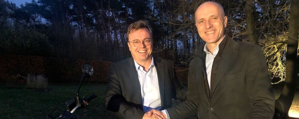 Bihr übernimmt IP Store: Christophe Piron (li.) und Bernard De Longueville besiegeln den Deal. Bihr übernimmt IP Store: Christophe Piron (li.) und Bernard De Longueville besiegeln den Deal.
