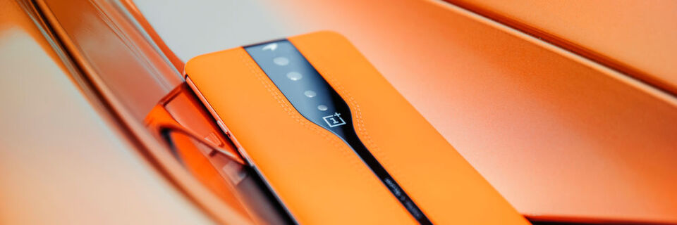 Über verschiedene Spannungszustände wird die Tönung der Kameraglasabdeckung des Oneplus Concept One verringert oder gesteigert. Über verschiedene Spannungszustände wird die Tönung der Kameraglasabdeckung des Oneplus Concept One verringert oder gesteigert.