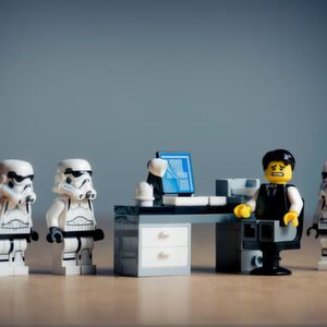 Eigenverantwortliches Arbeiten in einer nicht-hierarchischen Organisationsform ist die Idee von Holacracy. Schlange stehen beim Chef gehört dann der Vergangenheit an. Eigenverantwortliches Arbeiten in einer nicht-hierarchischen Organisationsform ist die Idee von Holacracy. Schlange stehen beim Chef gehört dann der Vergangenheit an.
