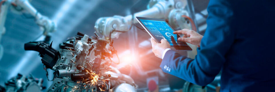 Datenverarbeitung im industriellen Umfeld: Warum Edge Computing und Cloud Computing am besten in ergänzender Harmonie eingesetzt werden sollte. Datenverarbeitung im industriellen Umfeld: Warum Edge Computing und Cloud Computing am besten in ergänzender Harmonie eingesetzt werden sollte.