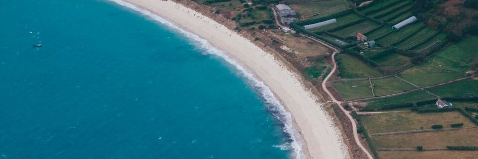 Mit Hilfe von IoT-Technologien will man auf den britischen Scilly-Inseln bis 2025 ehrgeizige Ziele der Energiewende Wirklichkeit werden lassen. Mit Hilfe von IoT-Technologien will man auf den britischen Scilly-Inseln bis 2025 ehrgeizige Ziele der Energiewende Wirklichkeit werden lassen.