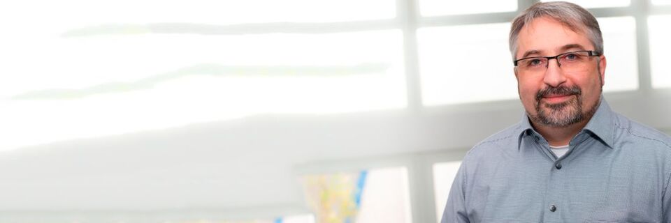 "Obwohl jedes SD-WAN Projekt grundsätzlich ähnliche Strukturen und Abläufe beinhaltet, sind unternehmensspezifische Details und Erfordernisse bei jedem Roll out ganz eigene und neue Herausforderungen", sagt Jonny Beard von T&A Systeme. "Obwohl jedes SD-WAN Projekt grundsätzlich ähnliche Strukturen und Abläufe beinhaltet, sind unternehmensspezifische Details und Erfordernisse bei jedem Roll out ganz eigene und neue Herausforderungen", sagt Jonny Beard von T&A Systeme.