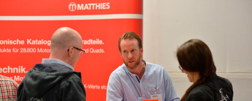 Peter Burmeister im Beratungsgespräch auf der Fachtagung »bike und business« 2019. Peter Burmeister im Beratungsgespräch auf der Fachtagung »bike und business« 2019.