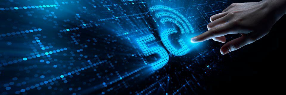 Da immer mehr „Dinge“ digitalisiert werden, gilt es, immer größere Datenmengen zu bewegen – 5G ist hierfür die mobile Technologie. Da immer mehr „Dinge“ digitalisiert werden, gilt es, immer größere Datenmengen zu bewegen – 5G ist hierfür die mobile Technologie.