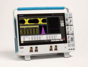 Bild 1: Die MSO-Oszilloskope der Serie 6 von Tektronix bieten eine Analog-Bandbreite von bis zu 8 GHz, eine Abtastrate von 25 GS/s und eine 12-Bit-Auflösung. Damit lassen sich Automotive Ethernet Signale genau erfassen. Bild 1: Die MSO-Oszilloskope der Serie 6 von Tektronix bieten eine Analog-Bandbreite von bis zu 8 GHz, eine Abtastrate von 25 GS/s und eine 12-Bit-Auflösung. Damit lassen sich Automotive Ethernet Signale genau erfassen.