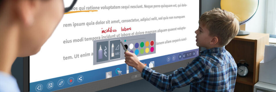 Benq präsentiert auf der Learntec 2020 ein interaktives 86-Zoll-Display und einen Kurzdistanzprojektor mit Laserlichtquelle. Benq präsentiert auf der Learntec 2020 ein interaktives 86-Zoll-Display und einen Kurzdistanzprojektor mit Laserlichtquelle.