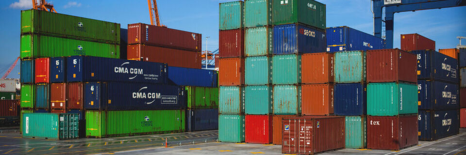 Je erfolgreicher Container im Unternehmenseinsatz werden, desto größer wird das Risiko durch gezielte Angriffe. Je erfolgreicher Container im Unternehmenseinsatz werden, desto größer wird das Risiko durch gezielte Angriffe.