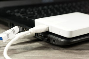 Regelmäßige Backups auf mindestens eine externe Festplatte sind für die Datensicherheit in jedem Fall ratsam. Regelmäßige Backups auf mindestens eine externe Festplatte sind für die Datensicherheit in jedem Fall ratsam.