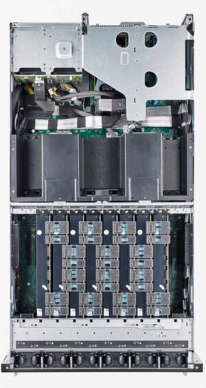Mit dieser geballten Batterie von ML-Spezialprozessoren „C2“ geht Graphcore Aufgabenstellungen des Maschinellen Lernens an. Mit dieser geballten Batterie von ML-Spezialprozessoren „C2“ geht Graphcore Aufgabenstellungen des Maschinellen Lernens an.