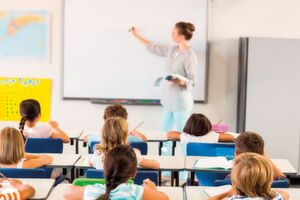 Mit dem Digitalpakt Schule steigt die Nachfrage nach interaktiven Displays als Ablösung für Tafel oder analoges Whiteboard. Mit dem Digitalpakt Schule steigt die Nachfrage nach interaktiven Displays als Ablösung für Tafel oder analoges Whiteboard.