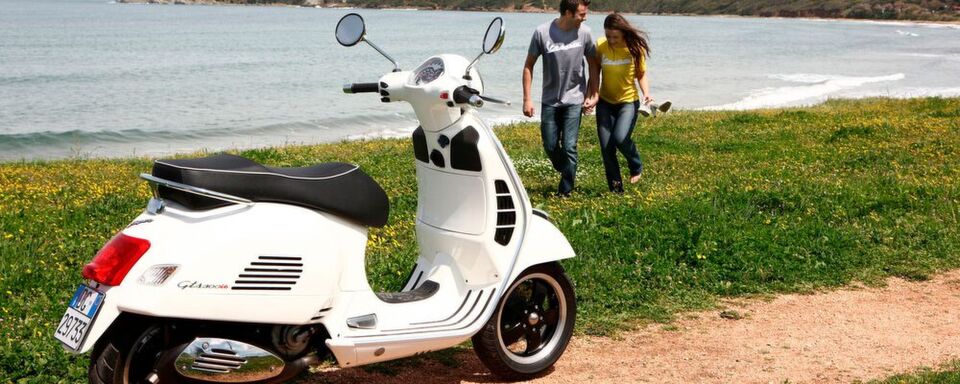 Piaggio Vespa GTS 300. Piaggio Vespa GTS 300.
