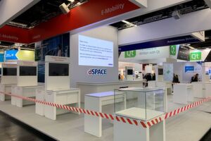 Voll aufgebaut, aber doch nicht da: Der Stand eines Ausstellers am Montagmorgen. Einige Hersteller haben sich aufgrund der Ereignisse in Italien noch am Montag dazu entschlossen, ihre Anwesenheit auf der Messe abzusagen – auch wenn ihr Stand bereits aufgebaut war. Trotzdem sollen nach Angabe der NürnbergMesse die Hallen 1,2,3 und 4 sowie 3A und 4A zum Besuch geöffnet sein. Voll aufgebaut, aber doch nicht da: Der Stand eines Ausstellers am Montagmorgen. Einige Hersteller haben sich aufgrund der Ereignisse in Italien noch am Montag dazu entschlossen, ihre Anwesenheit auf der Messe abzusagen – auch wenn ihr Stand bereits aufgebaut war. Trotzdem sollen nach Angabe der NürnbergMesse die Hallen 1,2,3 und 4 sowie 3A und 4A zum Besuch geöffnet sein.