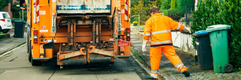 Die ERP-Lösung verwaltet Gefäße und Standplätze und kontrolliert Tourvolumen, Tourzeiten, Fahrzeugzuordnung und Füllgrade. Die ERP-Lösung verwaltet Gefäße und Standplätze und kontrolliert Tourvolumen, Tourzeiten, Fahrzeugzuordnung und Füllgrade.