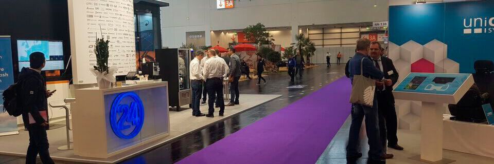 Ein typisches Bild aus Halle 4A: Der Osteingang der Embedded World 2020 war an allen Messetagen weitgehend durch große Leere geprägt. An der Qualität der Gespräche, wie auch der demonstrierten Lösungen und Systeme, war allerdings nichts auszusetzen. Ein typisches Bild aus Halle 4A: Der Osteingang der Embedded World 2020 war an allen Messetagen weitgehend durch große Leere geprägt. An der Qualität der Gespräche, wie auch der demonstrierten Lösungen und Systeme, war allerdings nichts auszusetzen.