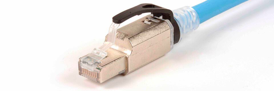 Siemons feldkonfektionierbarer Kategorie 6A-Z-Plug-Stecker ist mit Powerguard-Technologie erhältlich. Siemons feldkonfektionierbarer Kategorie 6A-Z-Plug-Stecker ist mit Powerguard-Technologie erhältlich.