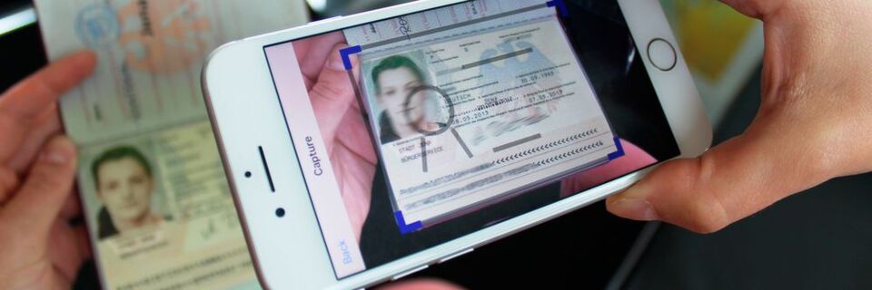 Identität per Smartphone überprüfen Identität per Smartphone überprüfen