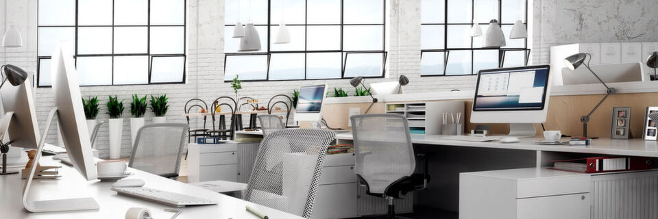 Enige Unternehmen lassen den New-Work-Gedanken heute schon direkt in das physische Umfeld von Fabrik und Büro einfließen und zwar in Form von Smart Spaces. Enige Unternehmen lassen den New-Work-Gedanken heute schon direkt in das physische Umfeld von Fabrik und Büro einfließen und zwar in Form von Smart Spaces.