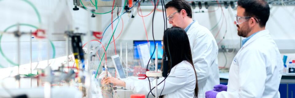 IoT-Plattformen leisten auf dem Weg zum smarten Labor wichtige Dienste. IoT-Plattformen leisten auf dem Weg zum smarten Labor wichtige Dienste.