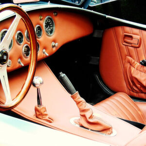 Der klassische Handbremshebel ist bereits in vielen Fahrzeugen der Ober-, Mittel- und Kompaktklasse einem kleinen Kippschalter gewichen. Das könnte künftig auch in Kleinst- und Kleinwagen so sein. Der klassische Handbremshebel ist bereits in vielen Fahrzeugen der Ober-, Mittel- und Kompaktklasse einem kleinen Kippschalter gewichen. Das könnte künftig auch in Kleinst- und Kleinwagen so sein.