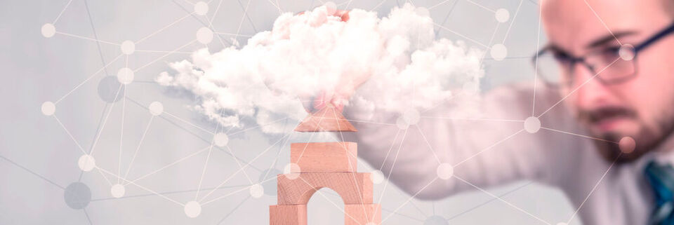 Verwirrung komplett: „Cloud-enabled Software“ ist für den Cloud-Betrieb angepasst, Cloud-native Anwendungen lassen sich aber On-Premises nutzen. Verwirrung komplett: „Cloud-enabled Software“ ist für den Cloud-Betrieb angepasst, Cloud-native Anwendungen lassen sich aber On-Premises nutzen.