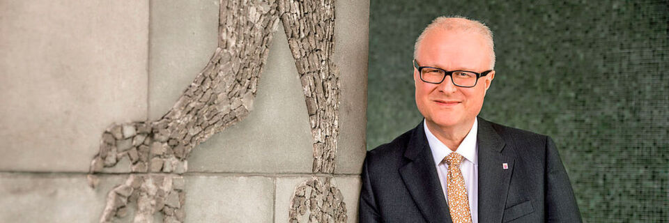Thomas Schäfer, Finanzminister und CIO des Landes Hessen Thomas Schäfer, Finanzminister und CIO des Landes Hessen