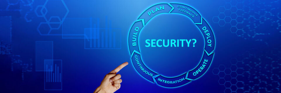 Beim DevSecOps-Ansatz liegt die Sicherheit in der Verantwortung aller Teammitglieder und wird gleichzeitig in allen Phasen und Entwicklungen mitgedacht. Beim DevSecOps-Ansatz liegt die Sicherheit in der Verantwortung aller Teammitglieder und wird gleichzeitig in allen Phasen und Entwicklungen mitgedacht.