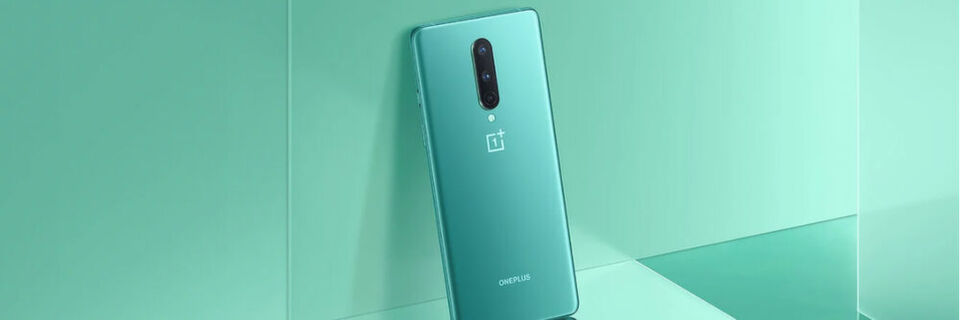 Das Oneplus 8 (Pro) gibt es jeweils in drei Farben, unter anderem Glacial Green. Das Oneplus 8 (Pro) gibt es jeweils in drei Farben, unter anderem Glacial Green.