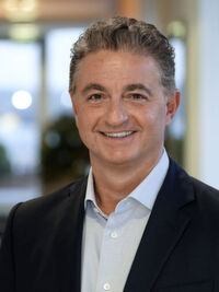 Adel Al-Saleh, Vorstand und CEO T-Systems: „Wir müssen Digitalisierung systematisch und noch schneller einsetzen.“ Adel Al-Saleh, Vorstand und CEO T-Systems: „Wir müssen Digitalisierung systematisch und noch schneller einsetzen.“