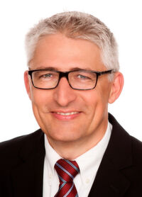 Ralf Friess steht Ihnen für alle Fragen rund um VMware vCloud Director zur Verfügung. Ralf Friess steht Ihnen für alle Fragen rund um VMware vCloud Director zur Verfügung.
