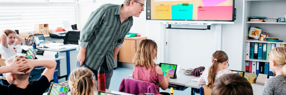 Interaktives Klassenzimmer in einer Grundschule Interaktives Klassenzimmer in einer Grundschule
