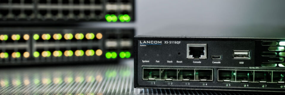 Die Switches kommen mit optinalem Cloud-Management und lassen sich per Software-defined Networking automatisch in Betrieb nehmen. Die Switches kommen mit optinalem Cloud-Management und lassen sich per Software-defined Networking automatisch in Betrieb nehmen.