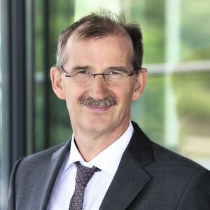 Dr. Johann Bizer, Vorsitzender des Vorstands von Dataport und Vorsitzender des Vorstands Lösungen und Ressourcen, hält IT-Eigenentwicklungen für unverzichtbar, wenn es um die Digitale Souveränität der Verwaltung geht Dr. Johann Bizer, Vorsitzender des Vorstands von Dataport und Vorsitzender des Vorstands Lösungen und Ressourcen, hält IT-Eigenentwicklungen für unverzichtbar, wenn es um die Digitale Souveränität der Verwaltung geht