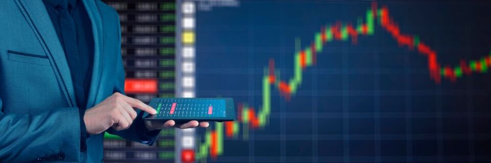 Experten sehen ein großes Potenzial für neue Anwendungen und Geschäftsmodelle. Nicht wenige ziehen sogar Parallelen zum Internet-Boom der 1990er Jahre. Für die Unternehmen ist es daher entscheidend, nicht den richtigen Zeitpunkt zu verpassen, um die Blockchain-Technologie für ihre Geschäfte zu nutzen. Experten sehen ein großes Potenzial für neue Anwendungen und Geschäftsmodelle. Nicht wenige ziehen sogar Parallelen zum Internet-Boom der 1990er Jahre. Für die Unternehmen ist es daher entscheidend, nicht den richtigen Zeitpunkt zu verpassen, um die Blockchain-Technologie für ihre Geschäfte zu nutzen.