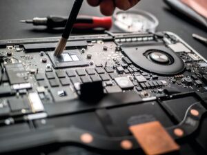 Augemusterte Business-Notebooks werden penibel gereinigt und gegebenenfalls repariert. Augemusterte Business-Notebooks werden penibel gereinigt und gegebenenfalls repariert.