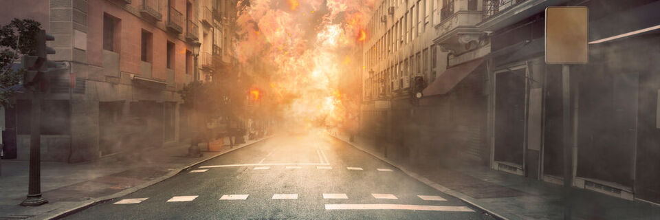 Sicherheitslücken können in Unternehmen – ähnlich einer Explosion – drastische Verwüstung hinterlassen. Doch wie wird das Vertrauen zu Behören und IT-Beratern beeinflusst, wenn es Fehlalarme gibt? Sicherheitslücken können in Unternehmen – ähnlich einer Explosion – drastische Verwüstung hinterlassen. Doch wie wird das Vertrauen zu Behören und IT-Beratern beeinflusst, wenn es Fehlalarme gibt?