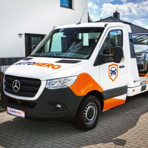 Ein Fahrzeug online bei der WKDA-Schwester Autohero kaufen und sich nach Hause liefern lassen: Der klassische Automobilhandel könnte mit dem Online-Autohaus einen mächtigen neuen Wettbewerber bekommen, nachdem der Mutterkonzern für das Einzelhandelsgeschäft 255 Millionen Euro frisches Kapital eingesammelt hat. Ein Fahrzeug online bei der WKDA-Schwester Autohero kaufen und sich nach Hause liefern lassen: Der klassische Automobilhandel könnte mit dem Online-Autohaus einen mächtigen neuen Wettbewerber bekommen, nachdem der Mutterkonzern für das Einzelhandelsgeschäft 255 Millionen Euro frisches Kapital eingesammelt hat.