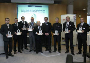 Mit dem Award ausgezeichnet (v.l.n.r.): Mikko Veikkolaien, Kemppi, Dr. Christian Braun, Trumpf Werkzeugmaschinen, Markus Krütten, Reis, Thomas Peter, Dieffenbacher System-Automation, Mitsuo Okamoto, Amada, Ken Fouhy, MM-Maschinenmarkt, Christoph Baust, Baust Stanztechnologie, Wolfgang Weil, Weil Engineering, Wolfgang Rau, Steinel Normalien. Bild: Schreier